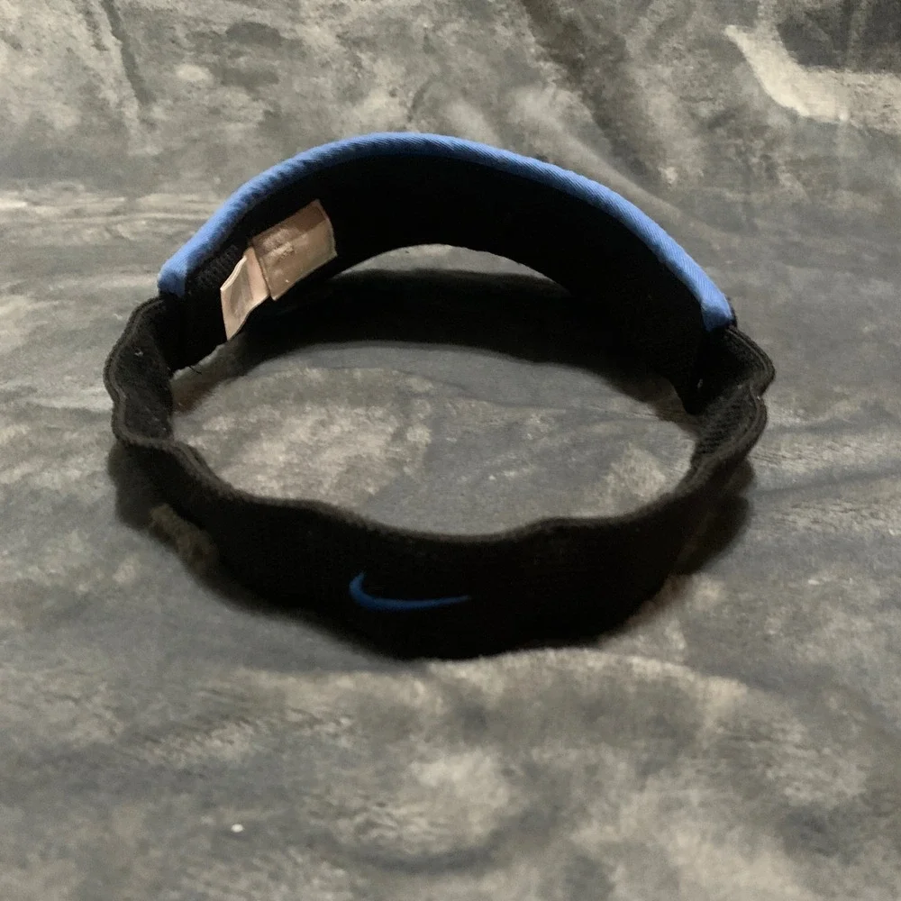Nike Visor Women OSFM Athletic Black Blue Embroidered Swoosh U21201WDA Sporty